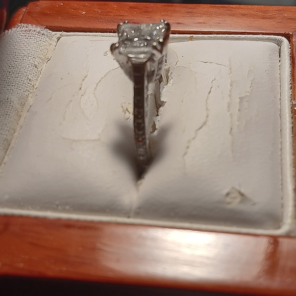 WEDDING/ENGAGEMENT RING💍 - Picture 13 of 16